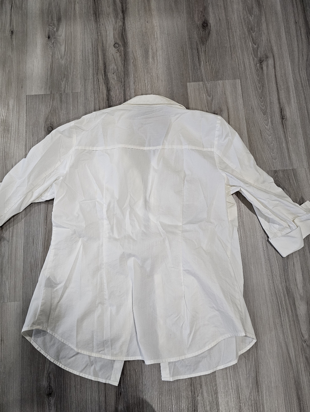 Liz Claiborne White Women's Button Down Top - Picture 4 of 5